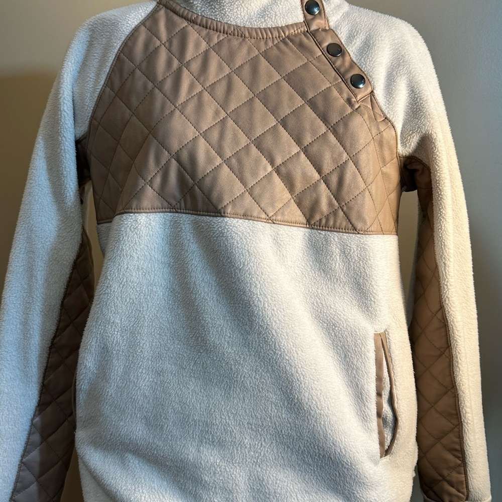 Abercrombie & Fitch Cream and Tan Quilted Sweater - Picture 2 of 6
